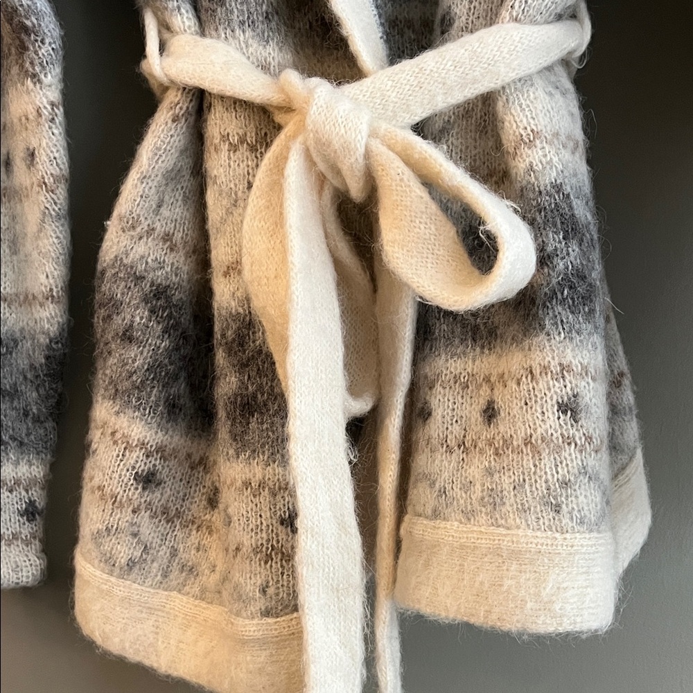 SAMBAND OF ICELAND Hooded Wool Cardigan - Gray and Cream Pattern - Picture 8 of 15
